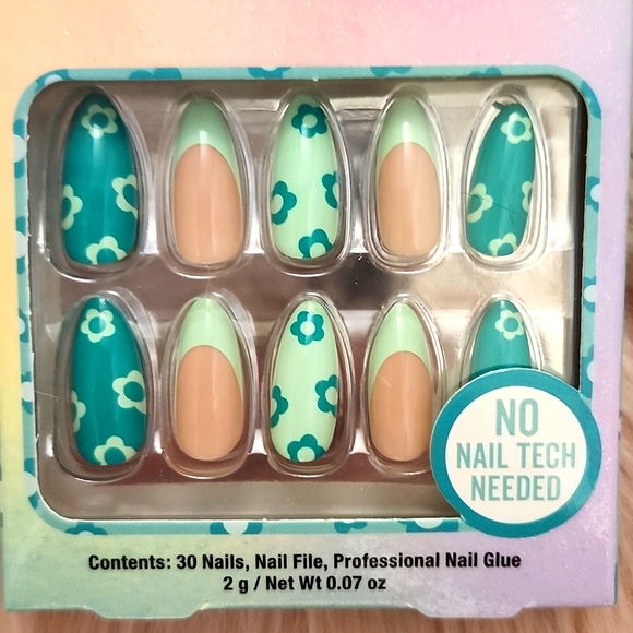 Brand New 3CT BUNDLE SALON PERFECT MODERN NOSTALGIA FALSE NAILS-M/L - Picture 3 of 5